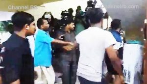 Read more about the article ഡി.സി.സിയിലെ കൈയാങ്കളി; ജോസ് വള്ളൂർ ഉൾപ്പെടെ 20 പേർക്കെതിരെ കേസ്. കേസ് എടുത്തത് തൃശൂര്‍ ഈസ്റ്റ് പൊലീസ്