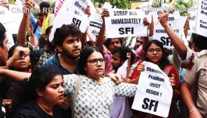 Read more about the article പൊതു പരീക്ഷയിലെ തട്ടിപ്പ് തടയാന്‍ പുതിയ നിയമം; പത്തുവര്‍ഷം വരെ തടവ്, ഒരു കോടി രൂപ വരെ പിഴ വിശദാംശങ്ങള്‍ ഇങ്ങനെ