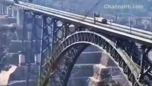 Read more about the article ലോകത്തെ ഏറ്റവും ഉയരം കൂടിയ റെയില്‍വേ പാലത്തിലൂടെ ഇന്ത്യൻ റയിൽവേയുടെ പരീക്ഷണ ഓട്ടം വിജയകരം; ഈഫല്‍ ടവറിനെക്കാള്‍ ഉയരത്തിൽ ഇനി വന്ദേഭാരത് ഓടും