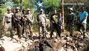 Read more about the article ഛത്തീസ്‌ ഗഡിൽ ഏറ്റുമുട്ടലിൽ എട്ട് മാവോയിസ്റ്റുകളെ വധിച്ചു; ഒരു ജവാന് വീരമ്യത്യു, രണ്ട് പേർക്ക് പരിക്ക്