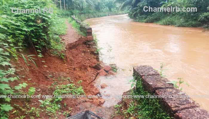 You are currently viewing കനത്ത മഴയിൽ കൊളച്ചെപ്പ്, ബാദിയടുക്കം, ചോക്കമൂല പ്രദേശത്തുകാർ ഒറ്റപ്പെട്ടു; അധികൃതർ ഉടൻ പരിഹാരം കാണണമെന്ന് മുസ്ലിംലീഗ്