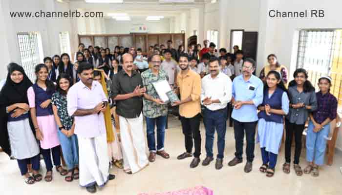 Read more about the article മരുഭൂമികൾ പൂക്കുന്നത് അനുഭവിച്ചറിഞ്ഞ കഥാകാരനാണ് വൈക്കം മുഹമ്മദ് ബഷീർ; അംബികാസുതൻ മാങ്ങാട്