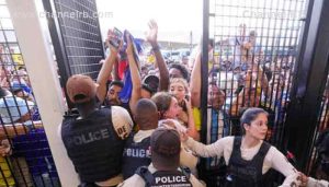 Read more about the article ടിക്കറ്റില്ലാതെ സ്റ്റേഡിയത്തില്‍ കയറി ആരാധകർ; കോപ്പ അമേരിക്ക ഫൈനല്‍ മത്സരം വൈകി