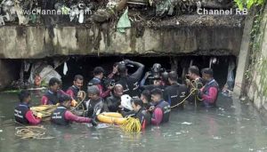 Read more about the article ജോയിയുടെ അമ്മയ്ക്ക് 10 ലക്ഷം രൂപ ധനസഹായം; തീരുമാനം മന്ത്രിസഭായോഗത്തിൽ