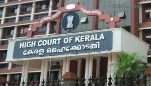 Read more about the article ഫ്ലെക്സ് ബോർഡുകൾ നിരത്തുകളിൽ വീണ്ടും ഇടം പിടിക്കുന്നു; സർക്കാർ എന്ത് ചെയ്യുന്നു.? ഹൈക്കോടതിയുടെ വിമർശനം; അറിയാം..