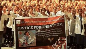 Read more about the article കൊൽക്കത്തയിൽ യുവഡോക്ടറെ ബലാത്സംഗം ചെയ്ത് കൊലപ്പെടുത്തിയ കേസ്; രാജ്യമൊട്ടാകെ പ്രതിഷേധ സമരത്തിൽ