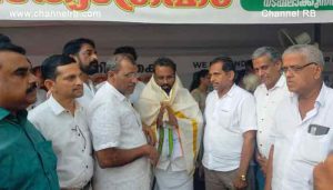 Read more about the article രാജീവ്‌ ജോസഫിൻ്റെ നിരാഹാര സത്യാഗ്രഹം തുടരുന്നു; പിന്തുണയുമായി നിരവധി നേതാക്കൾ; വ്യാപാരികളും പിന്തുണ പ്രഖ്യാപിച്ചു