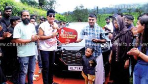 Read more about the article ബോചെ ടീ ലക്കി ഡ്രോ; മലപ്പുറം കാളിക്കാവ് സ്വദേശി മജീദിന് കാര്‍ സമ്മാനിച്ചു