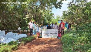 Read more about the article ബോവിക്കാനം ഫോറസ്റ്റ് ഓഫീസ് റോഡിലെ പ്ലാസ്റ്റിക് മാലിന്യങ്ങൾ ശുചീകരിച്ചു