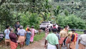 Read more about the article റാണിപുരം സന്ദർശിച്ച് മടങ്ങുകയായിരുന്ന വിദ്യാർത്ഥി സംഘം സഞ്ചരിച്ച കാർ ബൈക്കിൽ ഇടിച്ച് അപകടം; രണ്ടുപേർക്ക് പരിക്ക്