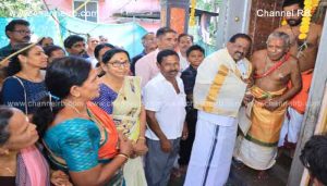 Read more about the article ചീമേനി ചെമ്പ്രങ്കാനത്തെ പി.കെ ശശിധരൻ്റെ പ്രാർത്ഥന പൂർത്തീകരിക്കാൻ രാജ്മോഹൻ ഉണ്ണിത്താൻ എം.പി ഹൊസ്‌ദുർഗ് രാജേശ്വരി മഠത്തിൽ എത്തി; ക്ഷേത്രത്തിൽ നെയ് വിളക്കും സമർപ്പിച്ചു