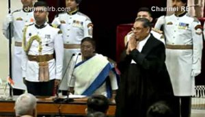 Read more about the article സുപ്രീം കോടതിയുടെ 51-ാം ചീഫ് ജസ്റ്റിസായി സഞ്ജീവ് ഖന്ന; അധികാരമേറ്റ ചടങ്ങിൽ മോദിയും; ആരായിരുന്നു ഖന്ന.? കൂടുതൽ അറിയാം..