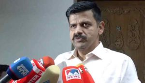 Read more about the article സംഘപരിവാർ ആശയം പൂർണ്ണമായും വിട്ടു; വെറുപ്പിൽ നിന്നും സ്നേഹത്തിലേക്ക്; ബി.ജെ.പി നേതാവ് സന്ദീപ് വാര്യര്‍ കോൺഗ്രസിൽ ചേർന്നു; പാലക്കാട് രാഷ്ട്രീയം മാറിമറിയുന്നു