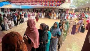 Read more about the article ഉപതിരഞ്ഞെടുപ്പ്; പോളിങ് ശതമാനത്തിൽ ഇടിവ്; ചേലക്കരയിൽ വോട്ടിങ് സമയം കഴിഞ്ഞും നീണ്ട ക്യൂ