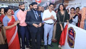 Read more about the article കൂടുതൽ ഓഫാറും ട്രെന്റി വിവാഹ വസ്ത്രങ്ങളും ഒരുക്കി; ഇമ്മാനുവൽ സിൽക്സിൽ വെഡ്ഡിംഗ് വൈബ്സിന് തുടക്കമായി