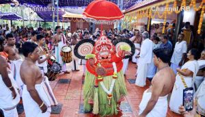 Read more about the article നെല്ലിക്കാട്ട് അപ്പാട്ടി വളപ്പ് തറവാട് കളിയാട്ട മഹോത്സവം സമാപിച്ചു; വിവിധ തെയ്യങ്ങൾ അരങ്ങിൽ എത്തി