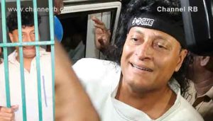 Read more about the article അറസ്റ്റിലായ ബോബി ചെമ്മണ്ണൂരിനെ കോടതി റിമാൻഡ് ചെയ്തു; ആദ്യം ആശുപത്രിയിലേക്ക്, തുടർന്ന് ജയിലിലേക്ക്