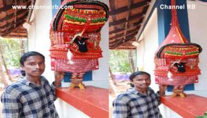 Read more about the article പടക്കെത്തി ഭഗവതിയുടെ രൂപം നിർമ്മിച്ച് തൻ്റെ ഇഷ്ട ദേവതയ്ക്ക് മുന്നിൽ സമർപ്പിച്ച് കൊളത്തൂരിലെ പവിത്രൻ