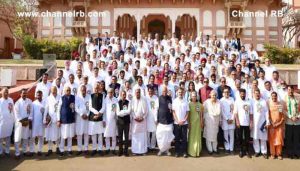 Read more about the article ഗുജറാത്തിൽ എ.ഐ.സി.സി സമ്മേളനം; വഖഫ് നിയമം, മതപരിവര്‍ത്തന നിരോധന നിയമം, അടക്കം കേന്ദ്രസര്‍ക്കാരിനെ രൂക്ഷമായി വിമര്‍ശിക്കുന്ന പ്രമേയം