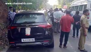 Read more about the article ഗവർണറുടെ ഔദ്യോഗിക വാഹനം അപകടത്തിൽപെട്ടു; തിരുവനന്തപുരത്തുനിന്നും എറണാകുളത്തേക്ക് പോവുകയായിരുന്നു