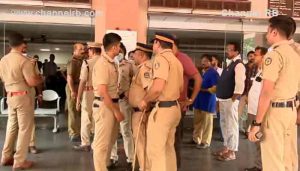 Read more about the article ആശങ്ക ഉയർത്തി വീണ്ടു പുക; കുതിച്ചെത്തി ഫയർഫോഴ്‌സ്; വലിയ അപകടം ഒഴിവായി; സംഭവത്തിൽ അടിമുടി ദുരൂഹത.?