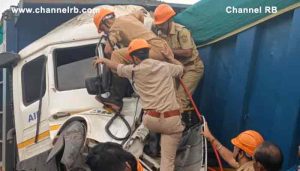 Read more about the article നിർത്തിയിട്ട ലോറിക്ക് പിറകിൽ മറ്റൊരു ലോറി ഇടിച്ച് അപകടം; ക്യാബിനിൽ കുടുങ്ങി ഡ്രൈവർ