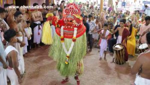 Read more about the article കൊളവയൽ അടിമയിൽ ശാക്തേയ ദേവി ക്ഷേത്രം പ്രതിഷ്ഠാദിന കളിയാട്ട മഹോത്സവം; നിരവധി തെയ്യങ്ങൾ കെട്ടിയാടി