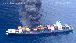 Read more about the article ഭീതി ഒഴിയുന്നില്ല; കേരളാ തീരത്ത് ഇത് രണ്ടാം കപ്പലപകടം; കപ്പലിലെ പൊട്ടിത്തെറിയിൽ തീ ആളിപടർന്നു; 157 കണ്ടെയ്നറുകളിൽ; സംഭവിക്കുന്നത്..