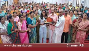 Read more about the article ഇന്ത്യൻ ഫുട്ബോൾ താരം മാളവികയെ അനുമോദിച്ചു; കാഞ്ഞങ്ങാട് ബ്ലോക്ക് പഞ്ചായത്ത് പ്രസിഡണ്ട് എം.കെ വിജയൻ ഉപഹാരം നൽകി