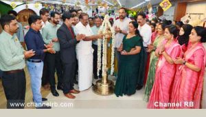 Read more about the article സമ്മാനപ്പെരുമഴയില്‍ ഇമ്മാനുവല്‍ ഓണം പൊന്നോണം മെഗാ സെയിലിനു കാഞ്ഞങ്ങാട് ഷോറൂമിൽ തുടക്കമായി; രാജ്‌മോഹൻ ഉണ്ണിത്താൻ എം.പി ഉദ്‌ഘാടനം നിർവഹിച്ചു