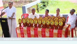 Read more about the article മടിയൻ ശ്രീ അത്തിക്കൽ തറവാട് ആഭിമുഖ്യത്തിൽ തറവാട് കുടുംബത്തിൽപെട്ട വിവിധ മേഖലകളിൽ കഴിവ് തെളിയിച്ചവർക്ക് അനുമോദനവും ഉപഹാരവിതരണവും നടത്തി