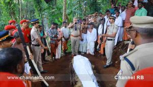 Read more about the article ഹൊസ്ദുര്‍ഗ് മണ്ഡലം മുൻ MLA എം നാരായണൻ്റെ മൃതദേഹം ഔദ്യോഗിക ബഹുമതികളോടെ സംസ്കരിച്ചു