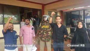 Read more about the article സ്റ്റേഡിയം നവീകരിക്കുന്നതിന് പകരം, മാലിന്യ സംഭരണ കേന്ദ്രമാക്കാനാണ് ശ്രമം; മധൂർ ഗ്രാമ പഞ്ചായത്ത് ഭരണ സമിതിക്കെതിരെ ഇടത് അംഗങ്ങളും പ്രതിഷേധത്തിൽ