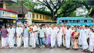 Read more about the article രാജ്യ തലസ്ഥാനമായ ഡല്‍ഹിയില്‍ സ്വാതന്ത്ര്യ ദിനാഘോഷ പരിപാടിയില്‍ പങ്കെടുത്ത് തിരിച്ചെത്തി; തൃക്കരിപ്പൂര്‍ ഗ്രാമ പഞ്ചായത്ത് പ്രസിഡന്റ് വി.കെ ബാവക്ക് സ്വീകരണം