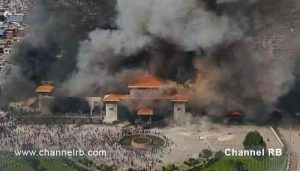 Read more about the article യുവാക്കൾ തെരുവിലിറങ്ങി; നേപ്പാളിൽ ഭരണകൂടത്തിനെതിരെ പ്രക്ഷോഭം; പ്രധാന മന്ത്രി രാജിവെച്ചു; സർക്കാർ സ്ഥാപനങ്ങളും മന്ത്രിമാരുടെ വീടുകളും കത്തിയമർന്നു; കൂടുതൽ അറിയാം..