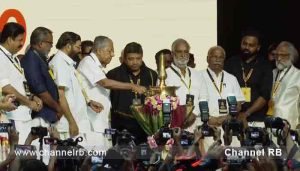 Read more about the article ആഗോള അയ്യപ്പസംഗമത്തിൽ പിണറായി വിജയൻ; വെള്ളാപ്പള്ളി നടേശൻ വേദിയിൽ എത്തിയത് മുഖ്യമന്ത്രിയുടെ കാറിൽ; തന്ത്രി സം​ഗമത്തിന് തിരി തെളിയിച്ചു; ഒഴിഞ്ഞ കസേരകളും സംഗമ വേദികളും കാണിച്ച് മാധ്യമങ്ങളും; കൂടുതൽ അറിയാം..