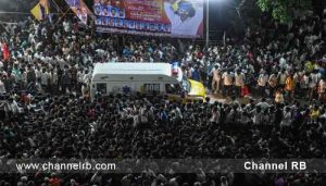 Read more about the article മരണം 40 ആയി; മരിച്ചവരുടെ കുടുംബങ്ങൾക്ക് സർക്കാർ 10 ലക്ഷം രൂപ വീതവും വിജയിയുടെ ടി.വി.കെ പാർട്ടി 20 ലക്ഷം രൂപ വീതവും നൽകും; പരിക്കേറ്റവർക്കും സഹായ ധനം നൽകും; ദുരന്തത്തിൽ സംശയം പ്രകടിപ്പിച്ച് കോടതിയിൽ അപ്പീൽ; കൂടുതൽ അറിയാം..