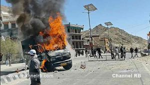 Read more about the article കേന്ദ്ര സർക്കാരിനെതിരെ യുവാക്കൾ നടത്തിയ പ്രതിഷേധം അക്രമാസക്തമായി; സി.ആർ.പി.എഫ് വാഹനത്തിന് തീയിട്ടു; ബി.ജെ.പി ഓഫീസ് കത്തിച്ചു; നാല് മരണം, നിരവധിപേർക്ക് പരിക്ക്; കൂടുതൽ അറിയാം..