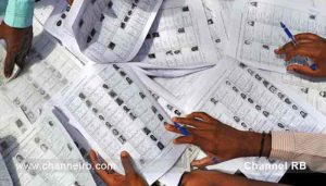 Read more about the article വോട്ടര്‍പട്ടികകളുടെ ഡിജിറ്റല്‍ താരതമ്യം തുടങ്ങി; 2002-ലെ പട്ടികയിലുള്ളവര്‍ 2025-ലെ പട്ടികയിലുണ്ടോ.? ജില്ലയിലെ പരിശോധന, കൂടുതൽ അറിയാം..