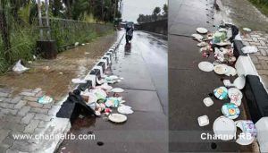 Read more about the article കാസറഗോഡ് സി.പി.സി.ആർ.ഐ ദേശീയ പാതയോരത്ത് മാലിന്യങ്ങൾ തള്ളുന്നതായി പരാതി; പ്രതികരിച്ച് യുവതിയുടെ ലൈവ് വീഡിയോ; റോഡരികിൽ തള്ളിയത് ഭക്ഷണം കഴിച്ചതിൻ്റെ പ്ലേറ്റ് അടക്കമുള്ള മാലിന്യങ്ങൾ..