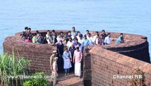 Read more about the article സിനിമ-ടൂറിസം പദ്ധതി കേരളത്തിൻ്റെ ടൂറിസം പ്രവർത്തനങ്ങൾക്ക് മുതൽക്കൂട്ടാകുമെന്ന് മന്ത്രി പി.എ മുഹമ്മദ്‌ റിയാസ്; വിഖ്യാത സിനിമകളുടെ ലൊക്കേഷൻ സിനിമ ടൂറിസത്തിൻ്റെ ഭാഗമാക്കും; കൂടുതൽ അറിയാം..