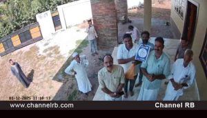 Read more about the article വിദേശത്തുള്ള വോട്ടർമാരോട് CCTV വഴിയും വോട്ടഭ്യർത്ഥന; നാരംപാടി അഞ്ചാം വാർഡിൽ പ്രചാരണം ശക്തമാക്കി യു.ഡി.എഫ്; സ്ഥാനാർത്ഥികളുടെയും നേതാക്കളുടെയും ഗൃഹ സന്ദർശനം തുടരുന്നു..