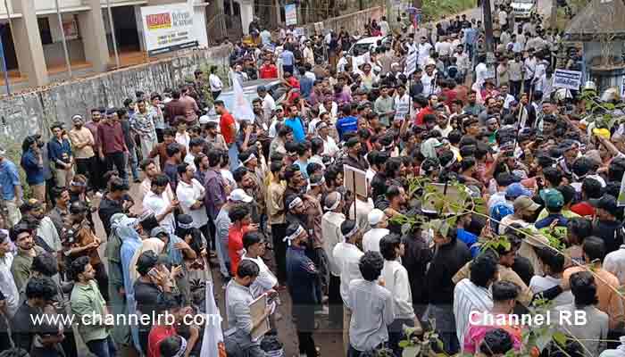 You are currently viewing കാസർകോട് മെഡിക്കൽ കോളേജ് വിഷയത്തിൽ പ്രതിഷേധം കൂടുതൽ ശക്തിയാർജിക്കുന്നു; കേരള ഇൻഫ്ലുവൻസർ കമ്മ്യൂണിറ്റി ആഹ്വനം ചെയ്ത കളക്ടറേറ്റ് മാർച്ചിൽ നൂറുകണക്കിന് യുവാക്കൾ പങ്കടുത്തു; കൂടുതൽ അറിയാം..