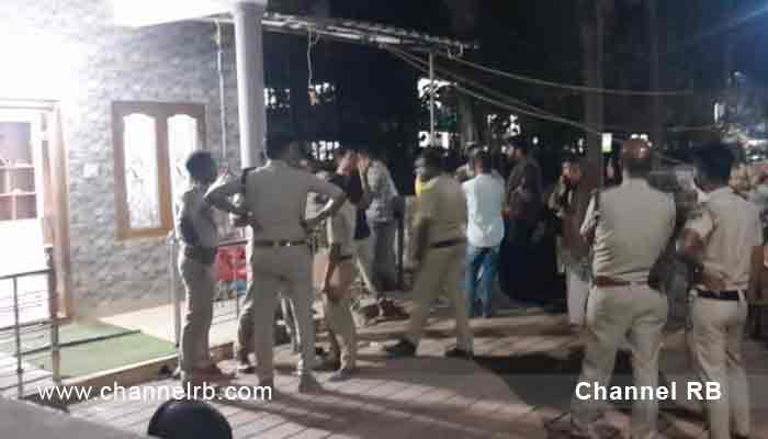 You are currently viewing മഞ്ചേശ്വരത്തെ തീരാ ദുഃഖത്തിലാക്കി 18-കാരിയുടെ കൊലപാതകം; പിതാവ് ഉമ്മറിനെ പോലീസ് പിടികൂടി; അതി ദാരുണ സംഭവത്തിൽ ഞെട്ടി നാട്; നാട്ടുകാർ പറയുന്നത് ഇങ്ങനെ..