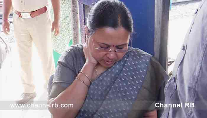 You are currently viewing കണ്ണൂർ റെയിൽവേ സ്റ്റേഷനിൽ എത്തിയ മന്ത്രിക്ക് നേരെ കെ.എസ്‍.യു പ്രവർത്തകരുടെ കയ്യേറ്റം; ആരോഗ്യമന്ത്രി വീണ ജോർജ് ആശുപത്രിയിൽ; പോലീസിന് വീഴ്ച്ച സംഭവിച്ചോ.? കൂടുതൽ അറിയാം..