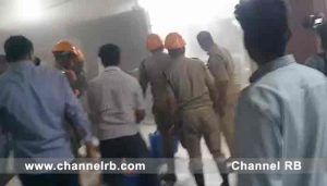 Read more about the article കാസറഗോഡ് നഗരത്തിൽ പുതുതായി ആരംഭിച്ച ശോഭിക വെഡിങ്സ് സ്ഥാപനത്തിൽ തീപിടുത്തം; ഞായറാഴ്ച്ച സന്ധ്യക്ക് 7:25 മണിയോടെയാണ് സംഭവം; മൂന്ന് ഫയർ യൂണിറ്റ് എത്തിയാണ് തീ അണച്ചത്