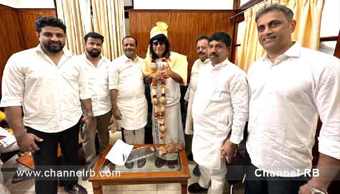 You are currently viewing ബോചെയ്ക്ക് കര്‍ണാടക സര്‍ക്കാറിൻ്റെ ആദരം; കര്‍ണാടക നിയമസഭയില്‍ നടന്ന പ്രൗഢഗംഭീരമായ ചടങ്ങില്‍ സ്പീക്കര്‍ യു.ടി ഖാദര്‍ ബോചെയെ ആദരിച്ചു