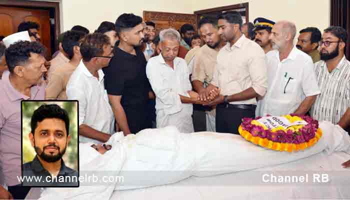 You are currently viewing ബി.എൽ.ഒ സവാദിൻ്റെ മരണത്തിൽ ജില്ലാ കളക്ടർ അനുശോചനം രേഖപ്പെടുത്തി; വീട്ടിലെത്തി കുടുംബാംഗങ്ങളെ കണ്ടു; അർഹമായ എല്ലാ ആനുകൂല്യങ്ങളും ഉറപ്പുവരുത്തുമെന്നും ഉറപ്പ് നൽകി; കൂടുതൽ അറിയാം..