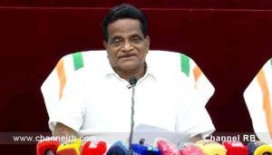 Read more about the article സ്ഥാനാർത്ഥി പ്രഖ്യാപനം പൂർത്തിയാക്കി പ്രചാരണത്തിൽ ഒരുപടി മുന്നിലുള്ള സിപിഎം; എന്നാൽ പാർട്ടിക്ക് അകത്ത് വലിയ പൊട്ടിത്തെറി; മുതിർന്ന ഒരു നേതാവ് കൂടി പാർട്ടി വിട്ടു; കണ്ണൂരിലെ രാഷ്ട്രീയവും മാറിമറിയുന്നു; കൂടുതൽ അറിയാം..