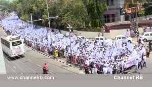 Read more about the article സംസ്ഥാനത്തെ സ്വകാര്യ ആശുപത്രി മുതാളിമാരെ ഞെട്ടിച്ച് നഴ്‌സുമാരുടെ പടുകൂറ്റൻ റാലി; തിരുവനന്തപുരം അക്ഷരാർത്ഥത്തിൽ വീർപ്പ് മുട്ടി; പ്രധാന ആവശ്യങ്ങളും തുടർന്നുള്ള നടപടിയും; കൂടുതൽ അറിയാം..